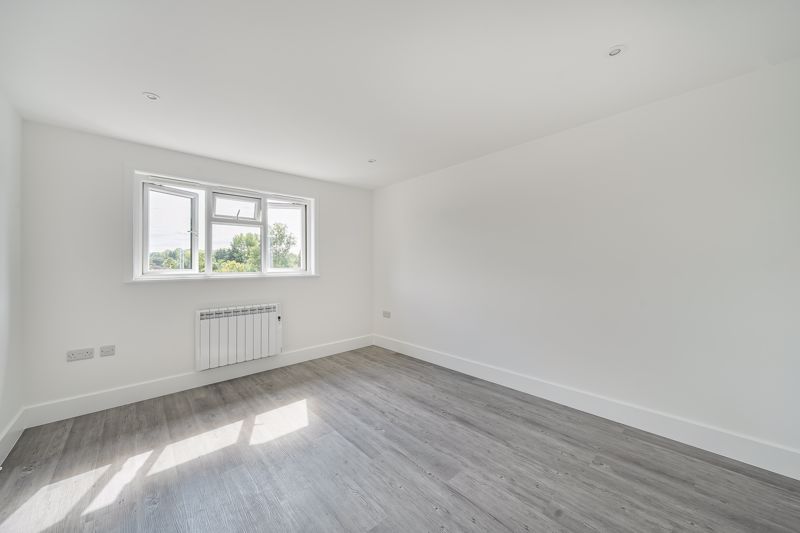 Living- click for photo gallery